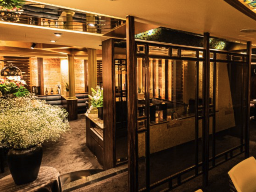 CLUB　OROORO（オロオロ）