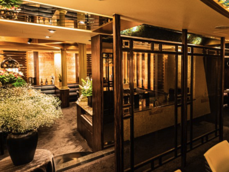 CLUB　OROORO（オロオロ）